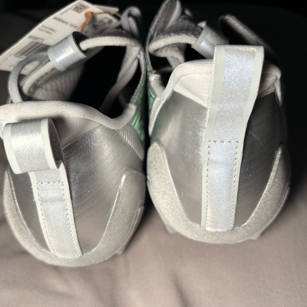 adizero 12.0 flash football cleats silver NWT men’s size 9.5 no box - Picture 6 of 7